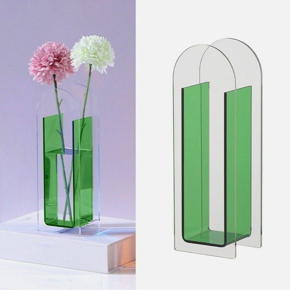 Modern Green and Clear Acrylic Flower Vase - Picture 1 of 3